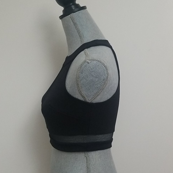 bebe crop top with mesh inserts - Picture 4 of 9